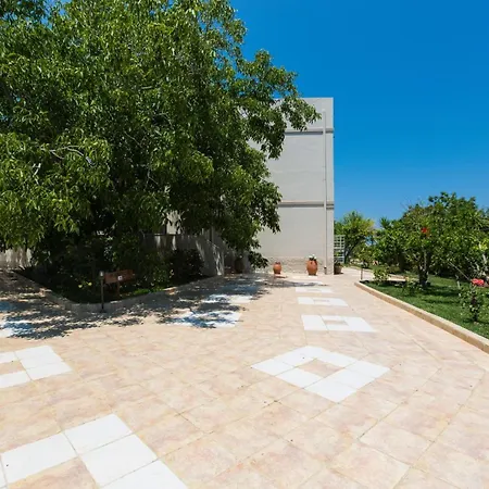 Filia In * Prines (Rethymno)